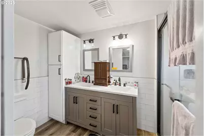 546 W Fir Ave, Coos Bay, OR 97420 - Photo 23