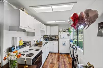 546 W Fir Ave, Coos Bay, OR 97420 - Photo 33