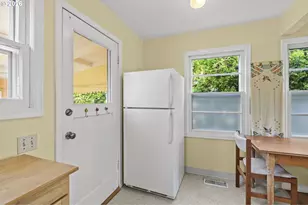 305 SE 75th Ave, Portland, OR 97215 - Photo 15