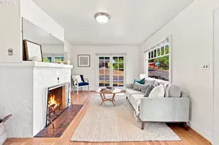 1235 SW Cheltenham St, Portland, OR 97239 - Photo 9
