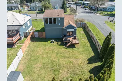 791 SE Fir St, Toledo, OR 97391 - Photo 3