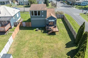 791 SE Fir St, Toledo, OR 97391 - Photo 3