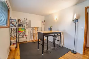 2112 SE 148th Pl, Portland, OR 97233 - Photo 9