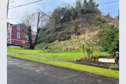 451 6th St, Astoria, OR 97103 - Photo 1