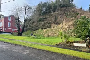 451 6th St, Astoria, OR 97103 - Photo 1