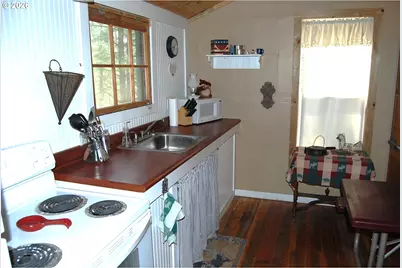 682 Cracker St, Sumpter, OR 97877 - Photo 13