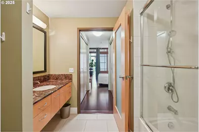 1221 SW 10th Ave #1110, Portland, OR 97205 - Photo 15