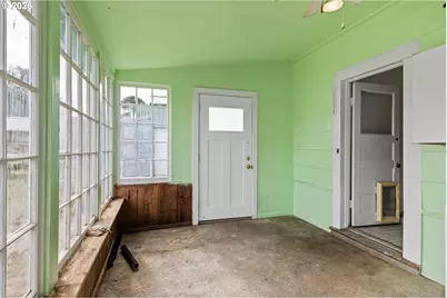 645 5th St, Myrtle Point, OR 97458 - Photo 33