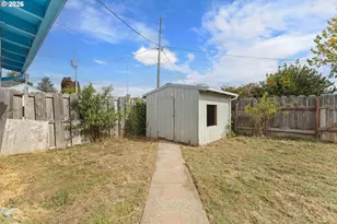 645 5th St, Myrtle Point, OR 97458 - Photo 29