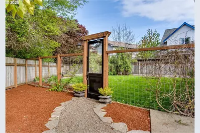 1697 Elanco Ave, Eugene, OR 97408 - Photo 23