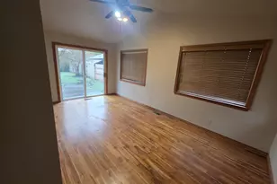 557 S 44th St, Springfield, OR 97478 - Photo 23