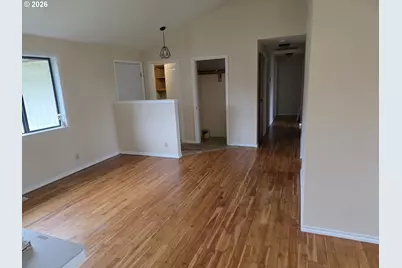 557 S 44th St, Springfield, OR 97478 - Photo 3