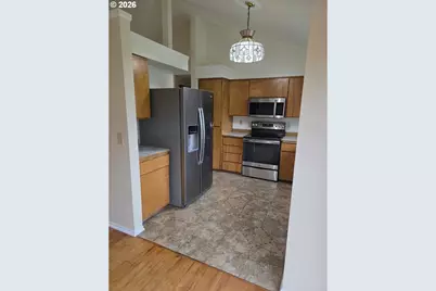 557 S 44th St, Springfield, OR 97478 - Photo 5