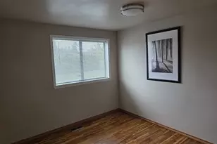 557 S 44th St, Springfield, OR 97478 - Photo 13