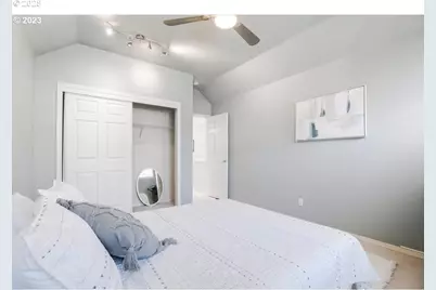 2438 NW Thurman St, Portland, OR 97210 - Photo 31