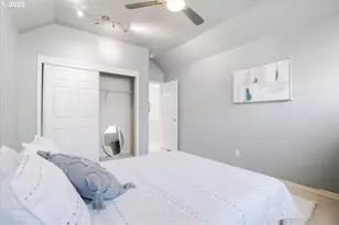 2438 NW Thurman St, Portland, OR 97210 - Photo 31