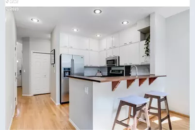 2438 NW Thurman St, Portland, OR 97210 - Photo 9