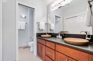 2438 NW Thurman St, Portland, OR 97210 - Photo 27