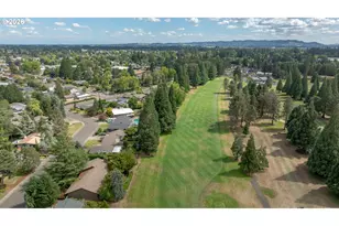 1843 NW St Andrews Dr, McMinnville, OR 97128 - Photo 5