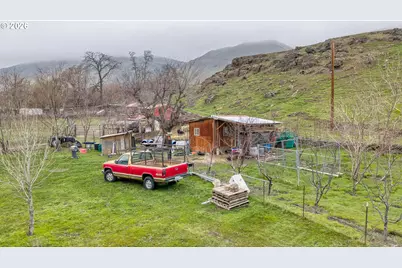 9279 Highway 14, Wishram, WA 98673 - Photo 9