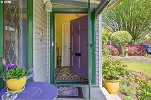 611 SE Peacock Ln, Portland, OR 97214 - Photo 3