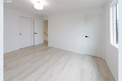 12903 NE Stanton St, Portland, OR 97230 - Photo 11