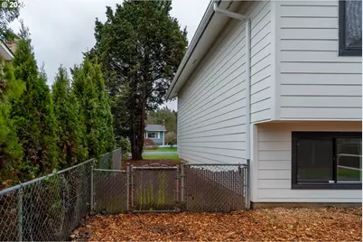 12903 NE Stanton St, Portland, OR 97230 - Photo 27