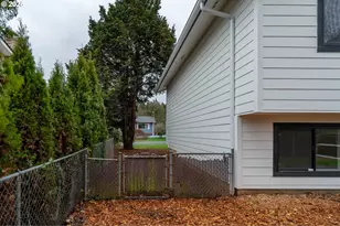12903 NE Stanton St, Portland, OR 97230 - Photo 27