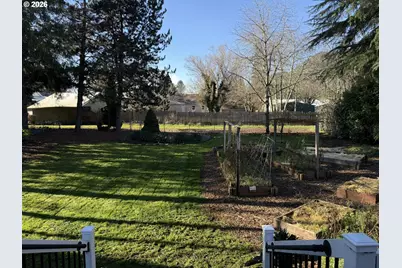 427 Date St, Drain, OR 97435 - Photo 15