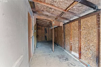 16076 Blackfeather Ln, La Pine, OR 97739 - Photo 33