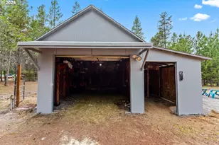 16076 Blackfeather Ln, La Pine, OR 97739 - Photo 29