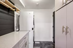 3380 Honeywood St, Eugene, OR 97408 - Photo 23