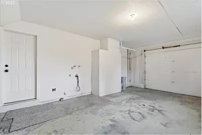 211 NE 28th Ave, Hillsboro, OR 97124 - Photo 17