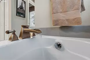 13346 SW Shakespeare St, Tigard, OR 97224 - Photo 19