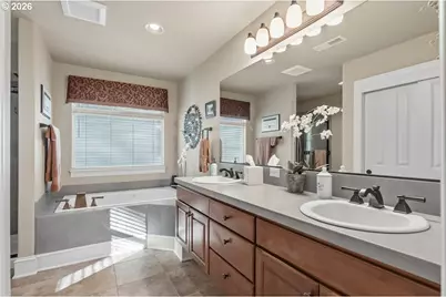 13346 SW Shakespeare St, Tigard, OR 97224 - Photo 17