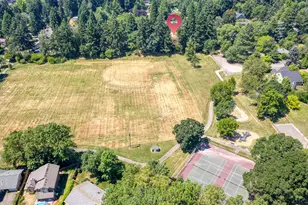 8000 SW Wareham Cir, Portland, OR 97223 - Photo 3