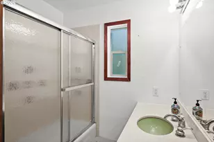 8000 SW Wareham Cir, Portland, OR 97223 - Photo 17