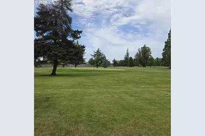 2215 Country Club Ter, Woodburn, OR 97071 - Photo 25