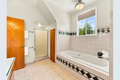 830 NE 157th Ave, Portland, OR 97230 - Photo 31