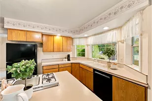 830 NE 157th Ave, Portland, OR 97230 - Photo 13