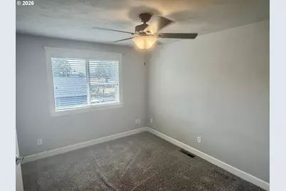 1126 W 6th Ave, Junction City, OR 97448 - Photo 37