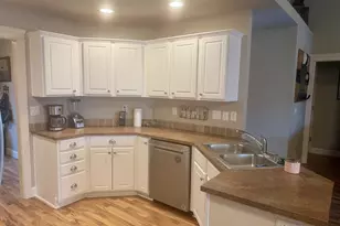 1126 W 6th Ave, Junction City, OR 97448 - Photo 7