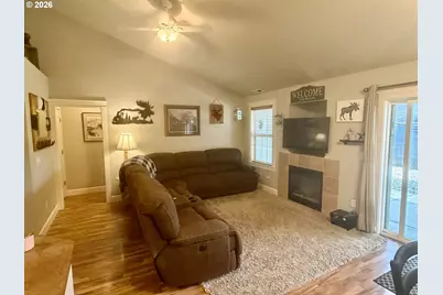 1126 W 6th Ave, Junction City, OR 97448 - Photo 15