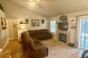 1126 W 6th Ave, Junction City, OR 97448 - Photo 15