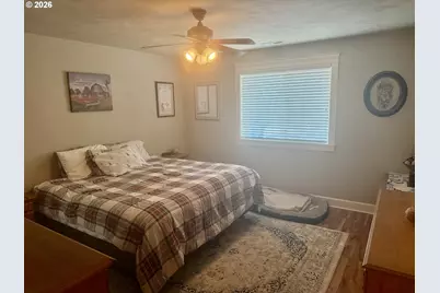 1126 W 6th Ave, Junction City, OR 97448 - Photo 21