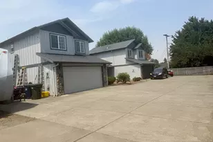 1126 W 6th Ave, Junction City, OR 97448 - Photo 3