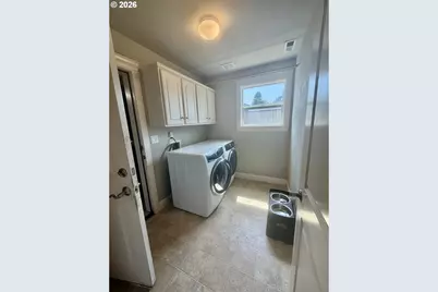 1126 W 6th Ave, Junction City, OR 97448 - Photo 29