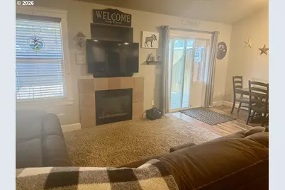 1126 W 6th Ave, Junction City, OR 97448 - Photo 15