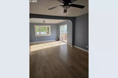 510 NW 11th St, Pendleton, OR 97801 - Photo 3