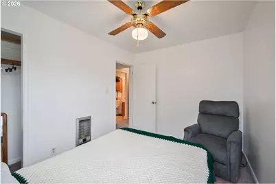 324 Colorado St, Longview, WA 98632 - Photo 11